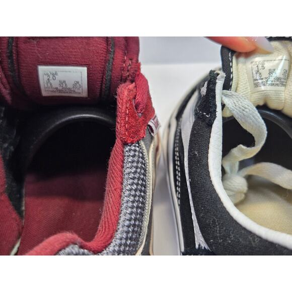 2 Pair Lot Vans Old Skool Low Top Unisex Skateboard Shoes Sz. 2Y & 1.5Y | Bundle - Picture 8 of 8